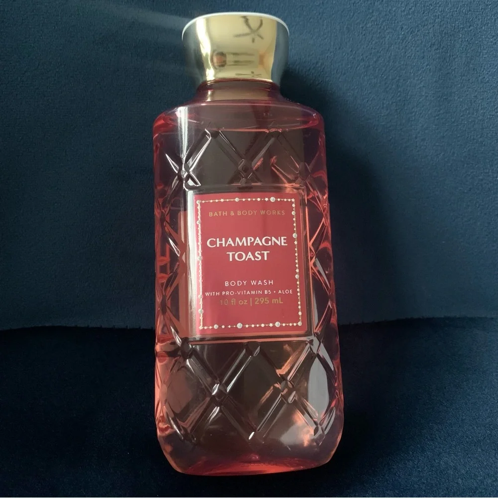 • NEW! [B&BW] Champagne Toast •